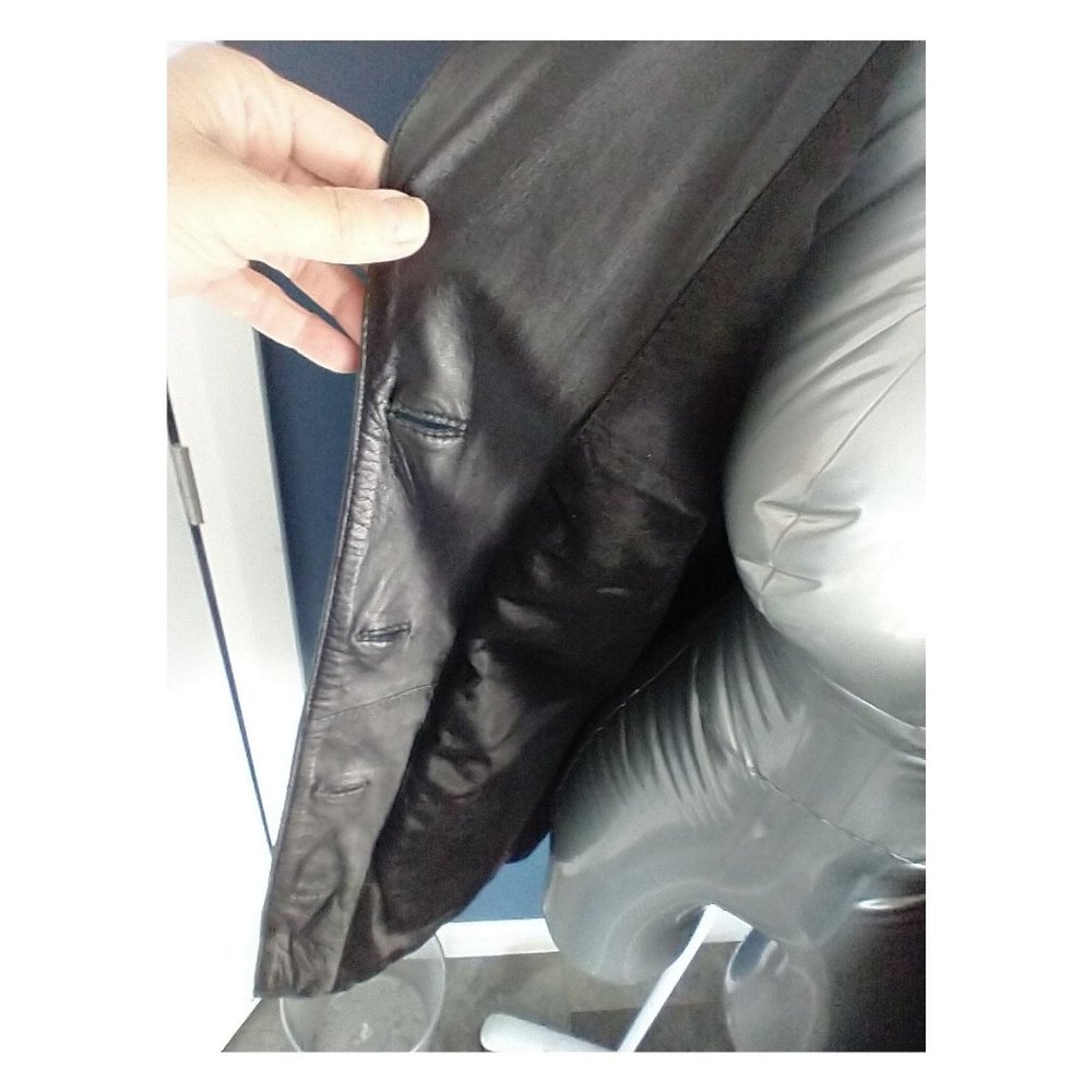 Leather jacket - Picture 15 of 16